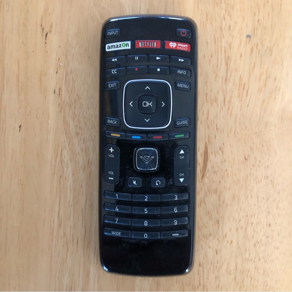 VIZIO TV REMOTE XRT112:00111203000 Tested & Working Uses 2 AAA Batteries EUC